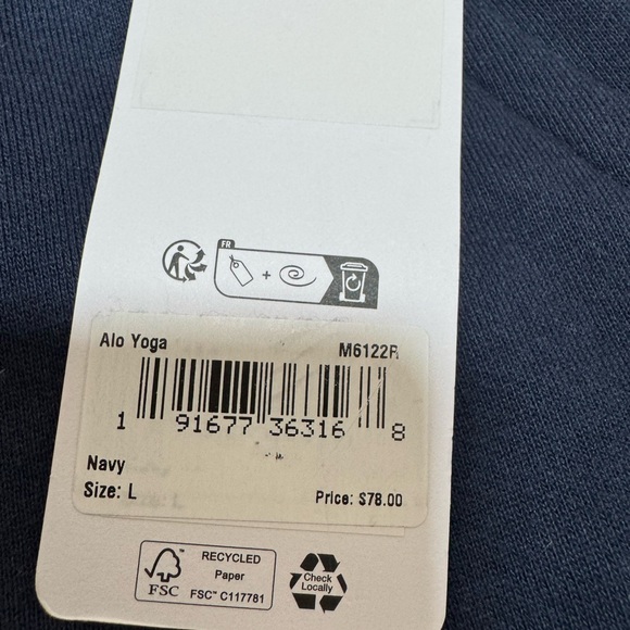 Alo yoga chill short - Picture 6 of 8